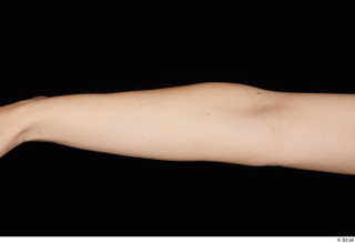 Rania forearm nude 0002.jpg